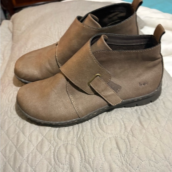 Brown Ankle Boots with Strap‎ - Picture 1 of 3